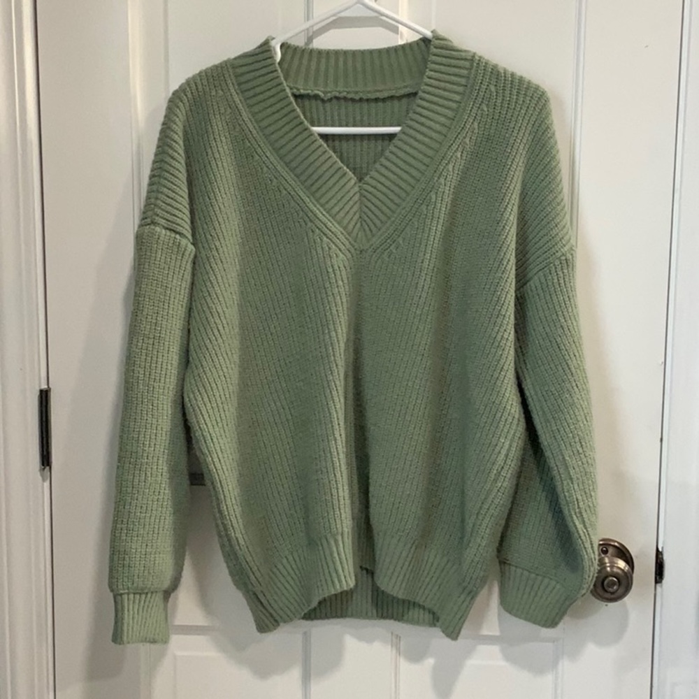 Commense Green V-Neck Sweater